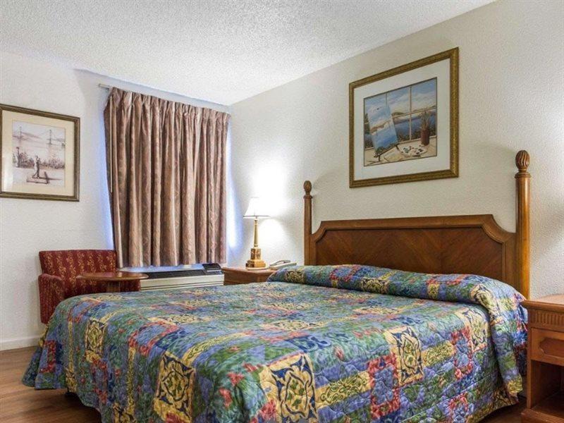 Rodeway Inn Vallejo Εξωτερικό φωτογραφία